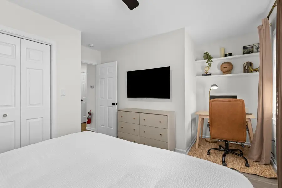 Bedroom 2: King Bed + Desk 