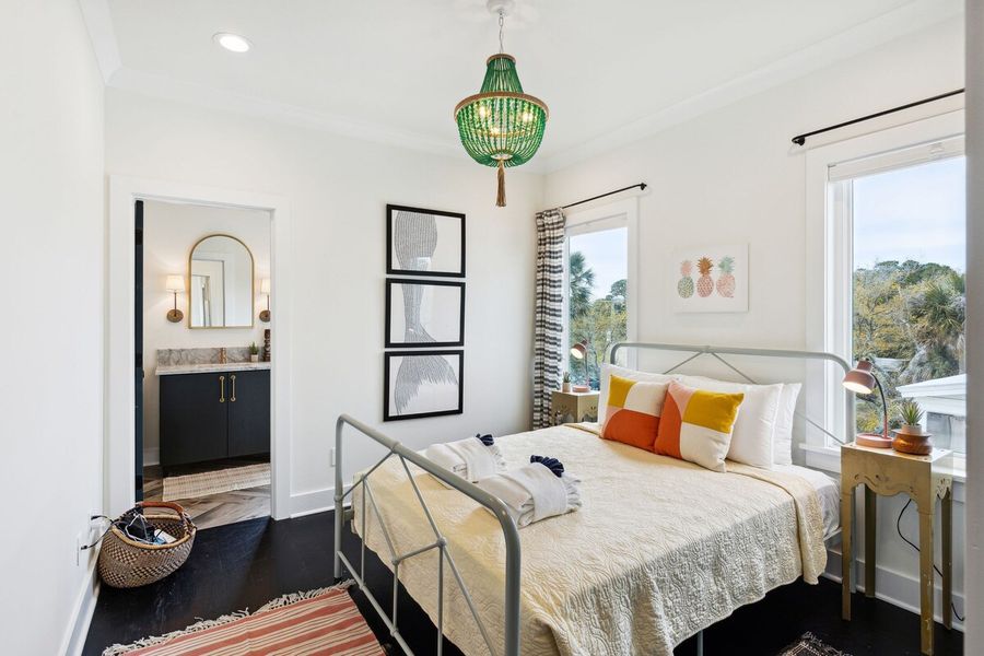 Bedroom 3: Queen Bed + En-suite Bath