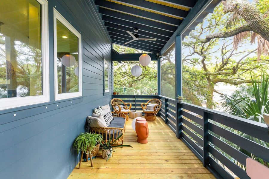 Large (23ft x 8ft) screened in porch  