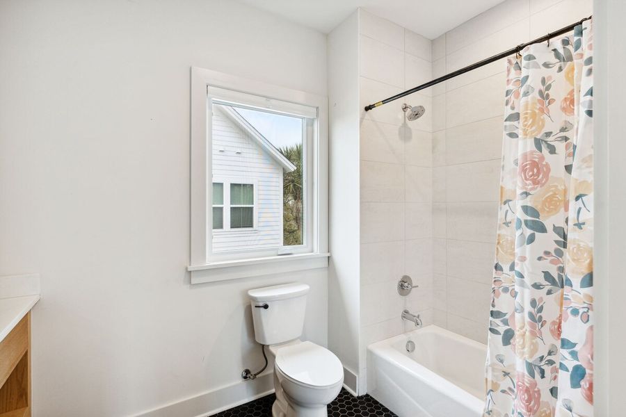 Bathroom #3: Shower/Tub Combo + Double Vanity 