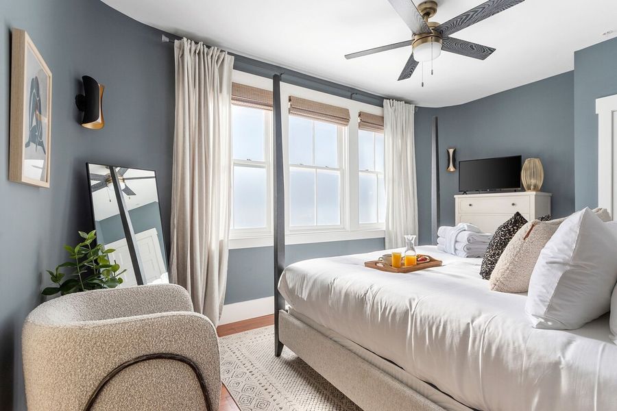 Bedroom #6: King Bed + En-suite + TV