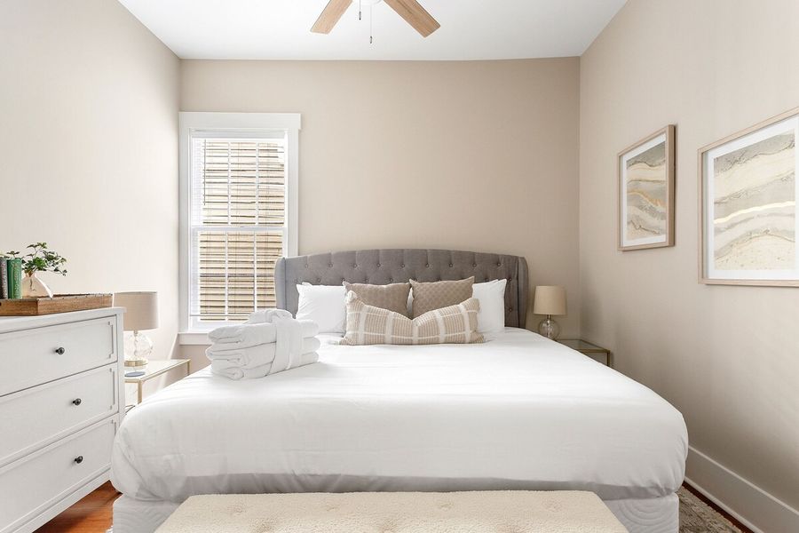 Bedroom #9: Queen Bed + TV