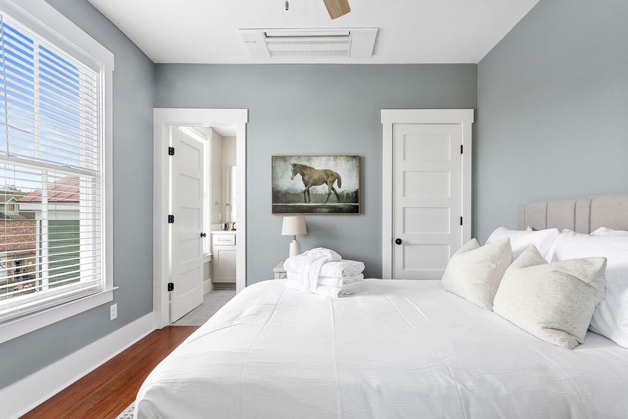 Bedroom #3: Queen Bed + En-suite + TV