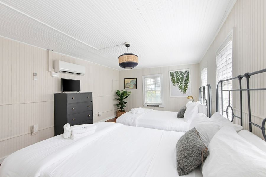 Bedroom #5: Two Queen Beds + TV