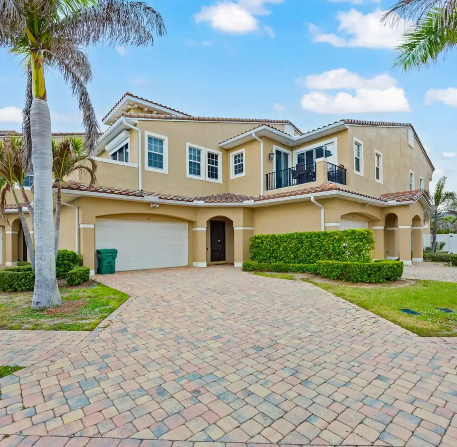 Group-Friendly 5BR/4.5BA with Private Yard Main Image